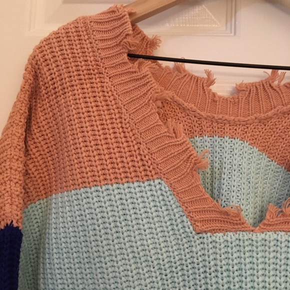 🛍 Colorblock Sweater - Picture 5 of 8